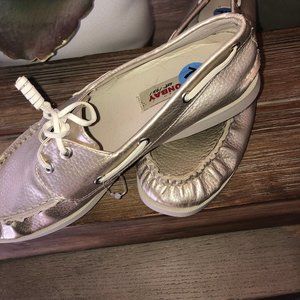 Unionbay NWOT Metallic slip on shoes SZ 7.5